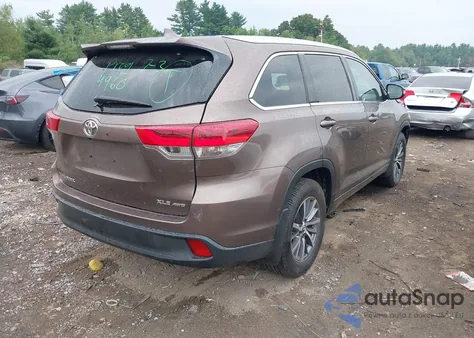 2017 Toyota Highlander Xle z USA, uszkodzony, nr VIN 5TDJZRFH6HS468982